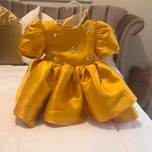 Yellow/gold dress with diamonds